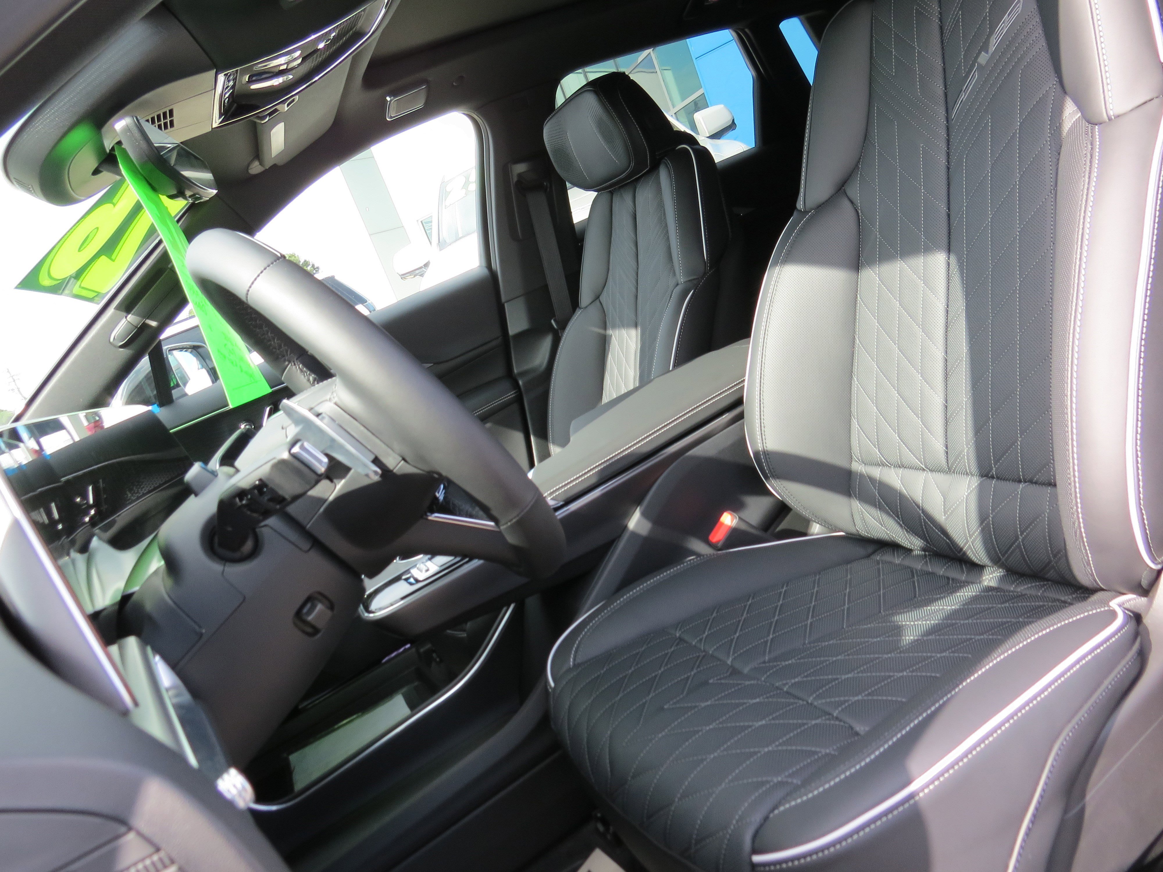 New 2026 Cadillac Lyriq V w/ Exterior Carbon Fiber Package image 17