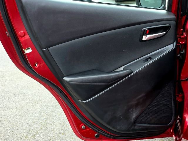 Used 2019 Toyota Yaris LE FWD image 29