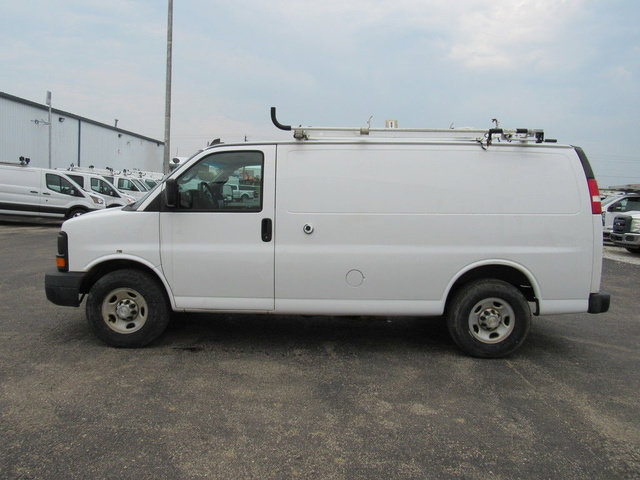 Used 2017 Chevrolet Express 2500 RWD image 6