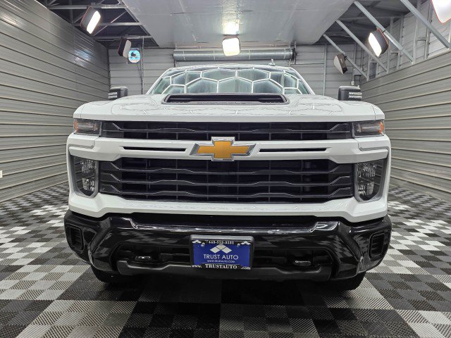 Used 2024 Chevrolet Silverado 2500 Custom w/ Custom Value Package AWD/4WD image 3