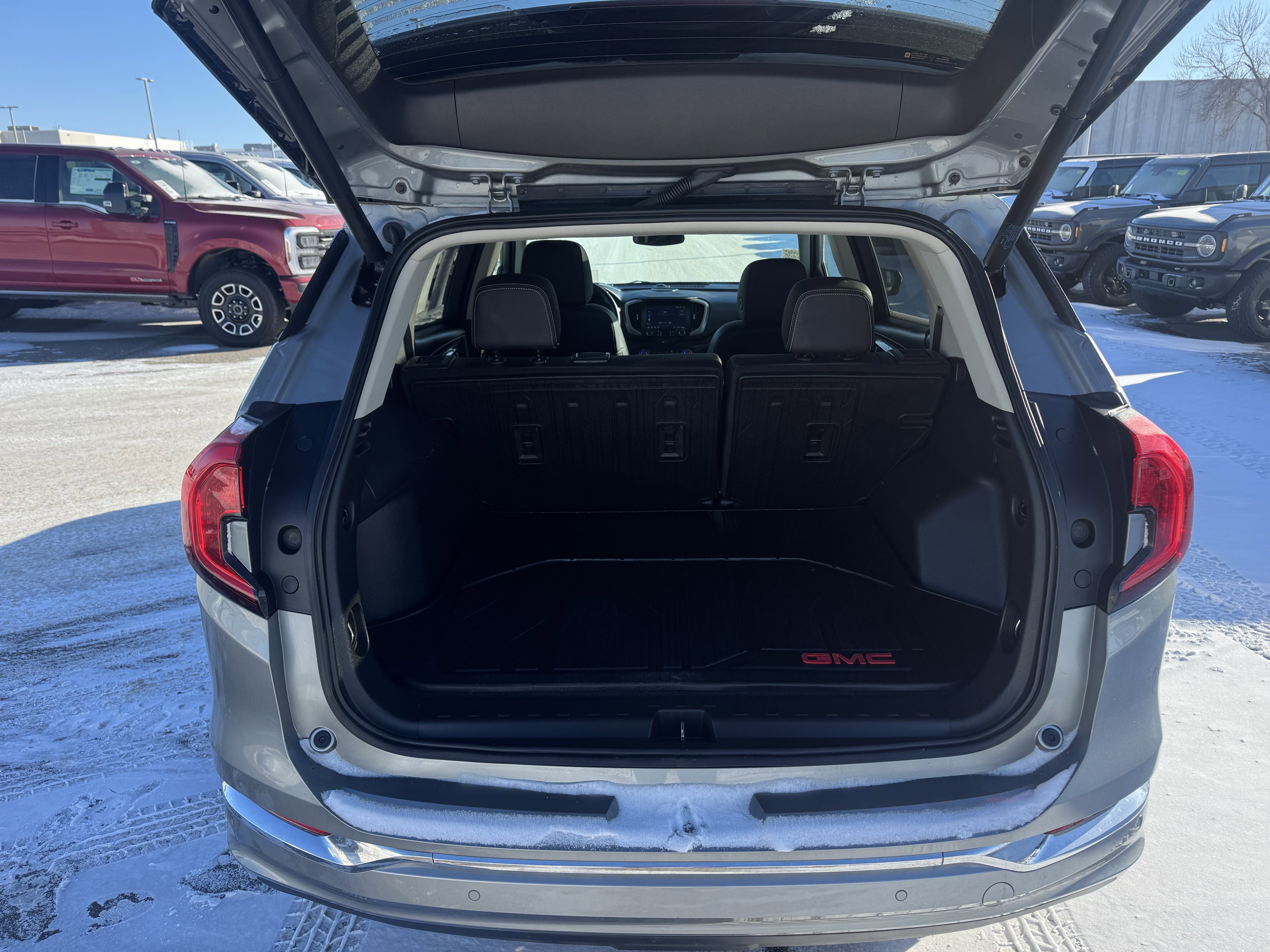 Used 2023 GMC Terrain Denali w/ Denali Premium Package image 22