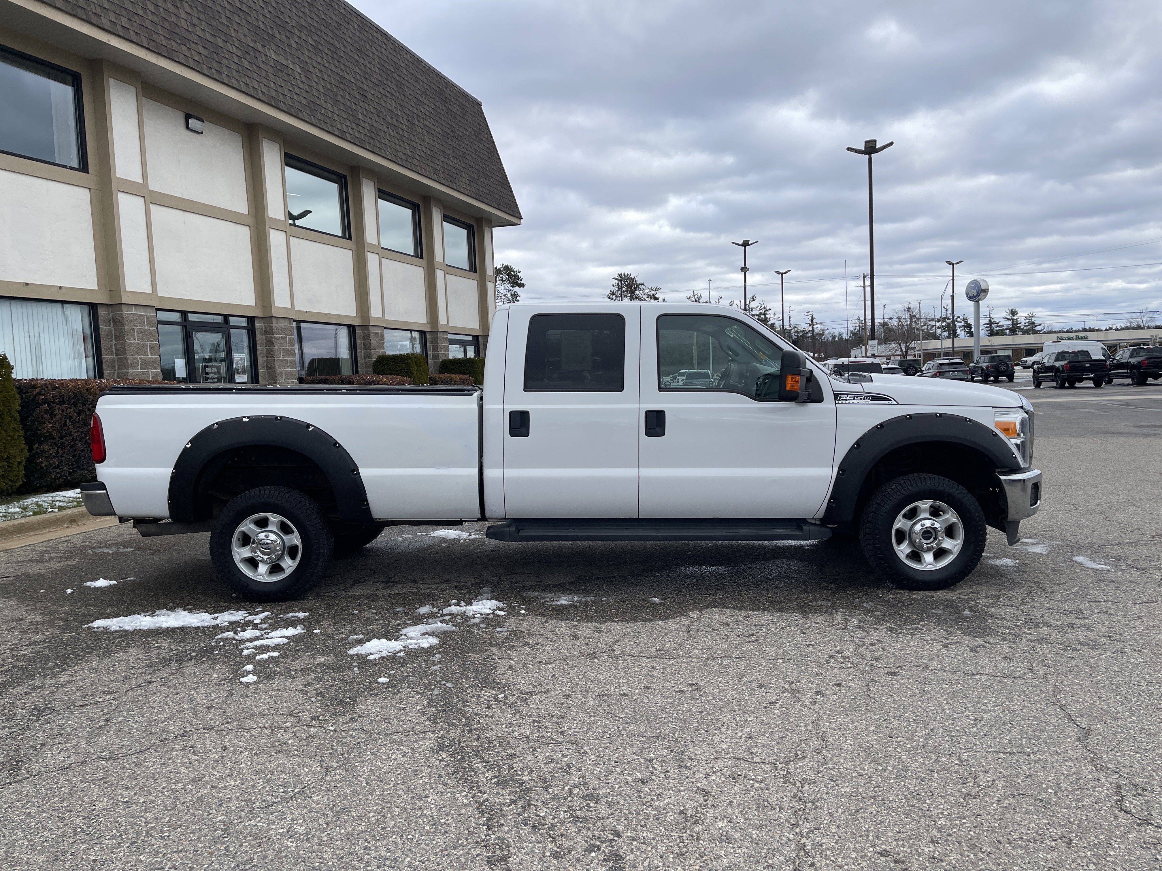 Used 2015 Ford F350 XLT image 2
