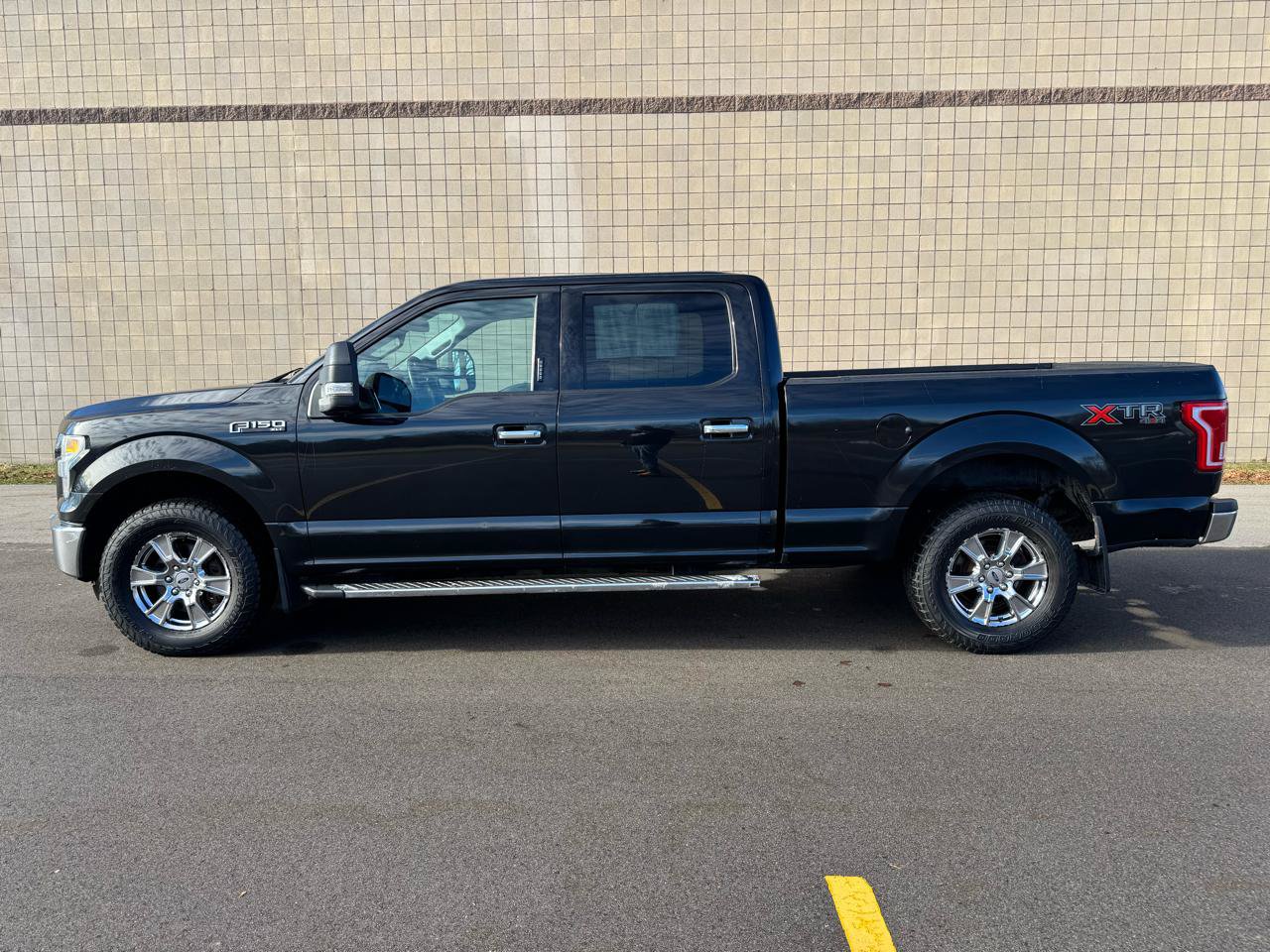 Used 2015 Ford F150 XLT w/ Equipment Group 301A Mid AWD/4WD image 8