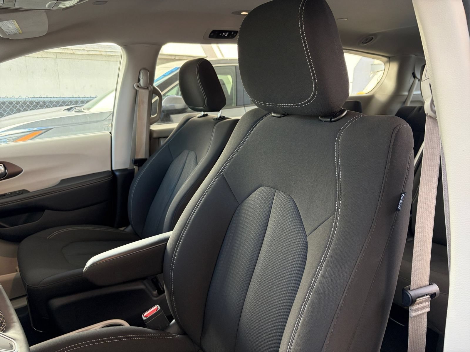 Used 2024 Chrysler Voyager LX FWD image 37