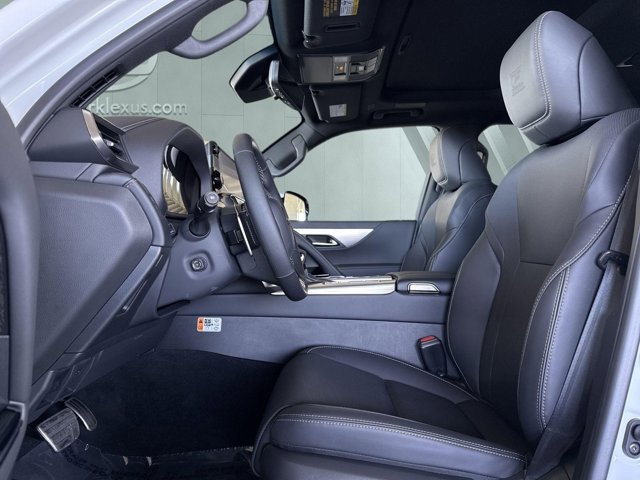 Certified 2026 Lexus LX 600 F Sport w/ Accessory Package (Z1) image 8
