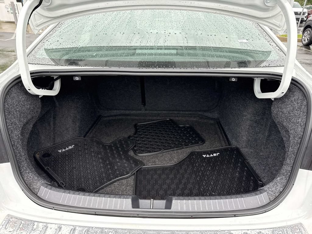 Certified 2024 Volkswagen Jetta Sport FWD image 10