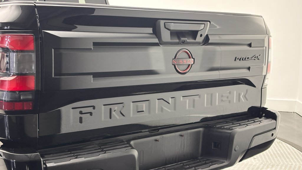 Used 2026 Nissan Frontier PRO-4X AWD/4WD image 9
