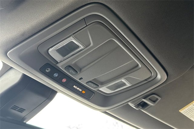 Used 2021 GMC Sierra 3500 4x4 Crew Cab w/ Gooseneck/5TH Wheel Package image 24