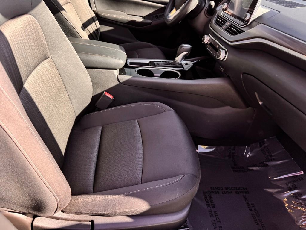 Used 2024 Nissan Altima 2.5 SV image 29