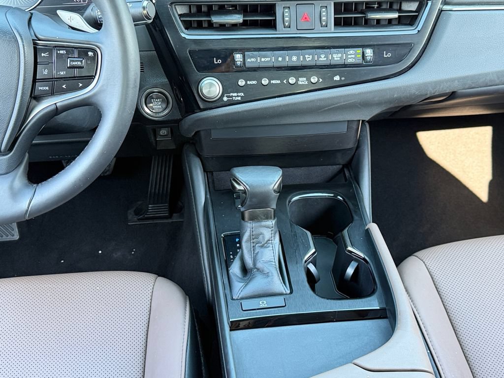 Certified 2023 Lexus ES 350 w/ Accessory Package (Z2) FWD image 13