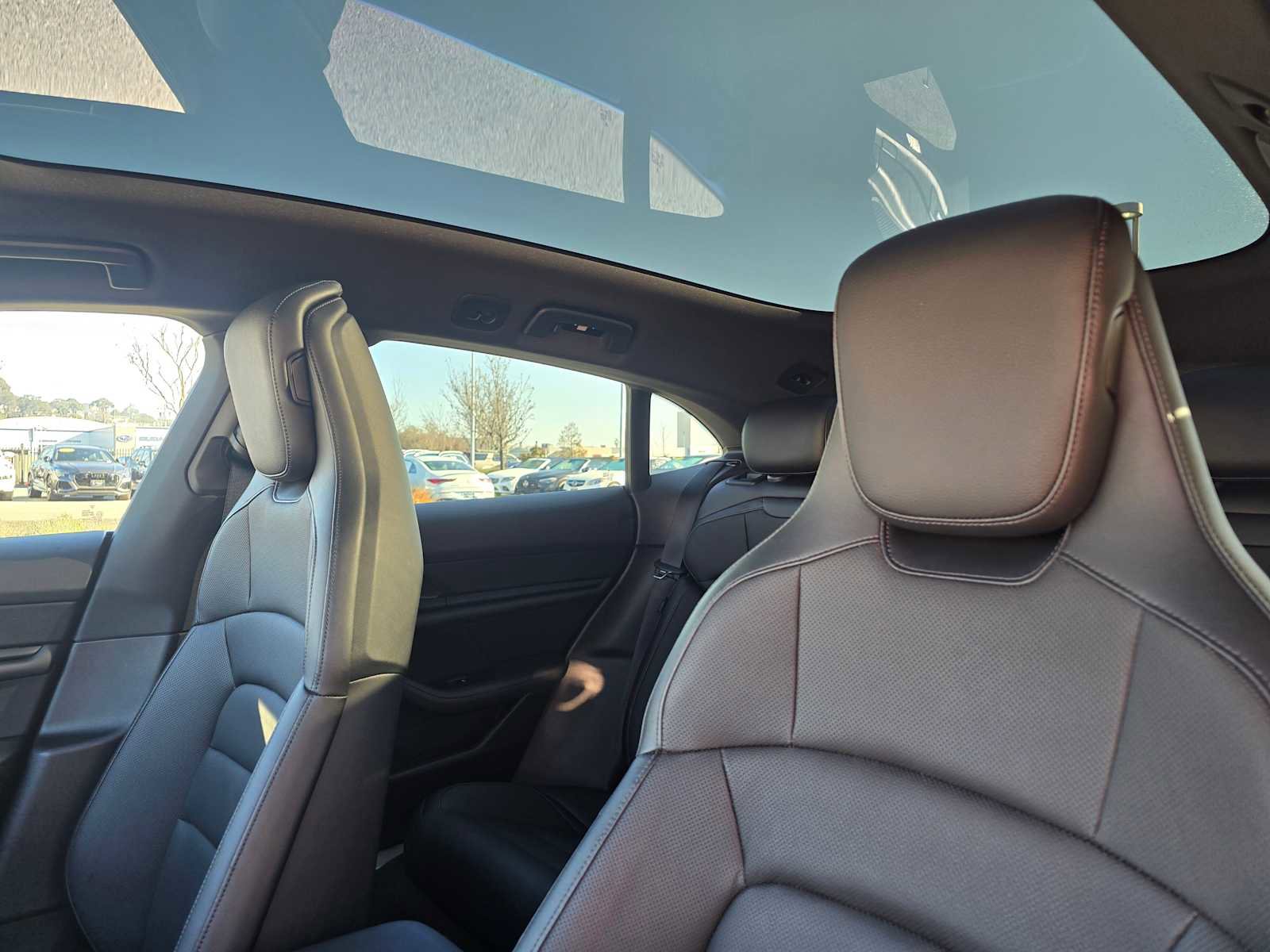 Used 2023 Porsche Taycan 4S w/ Technology Package image 23