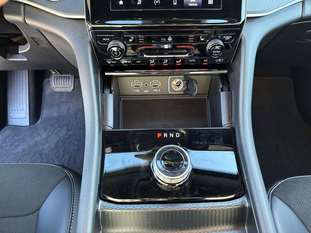 New 2025 Jeep Grand Cherokee L Altitude RWD image 19