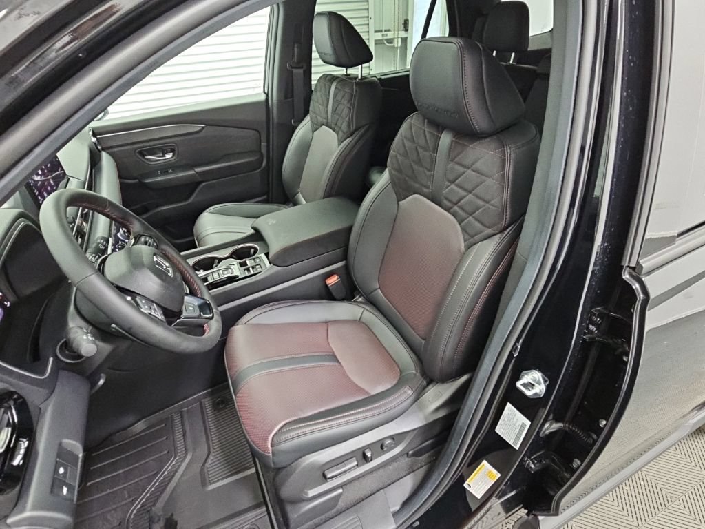New 2026 Honda Pilot Black Edition image 30