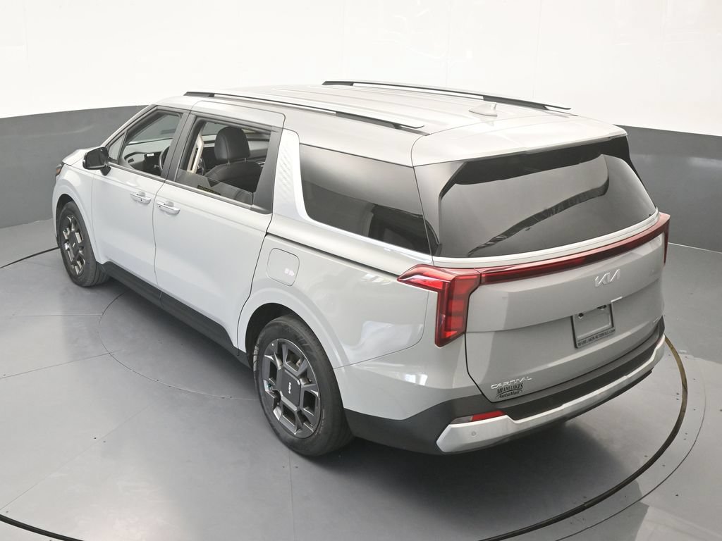 Used 2025 Kia Carnival EX FWD image 54