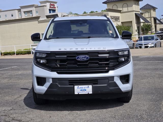 Used 2025 Ford Expedition Max Active AWD/4WD image 2