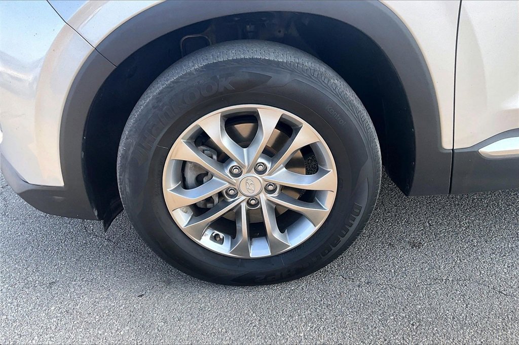 Used 2019 Hyundai Santa Fe SEL image 8