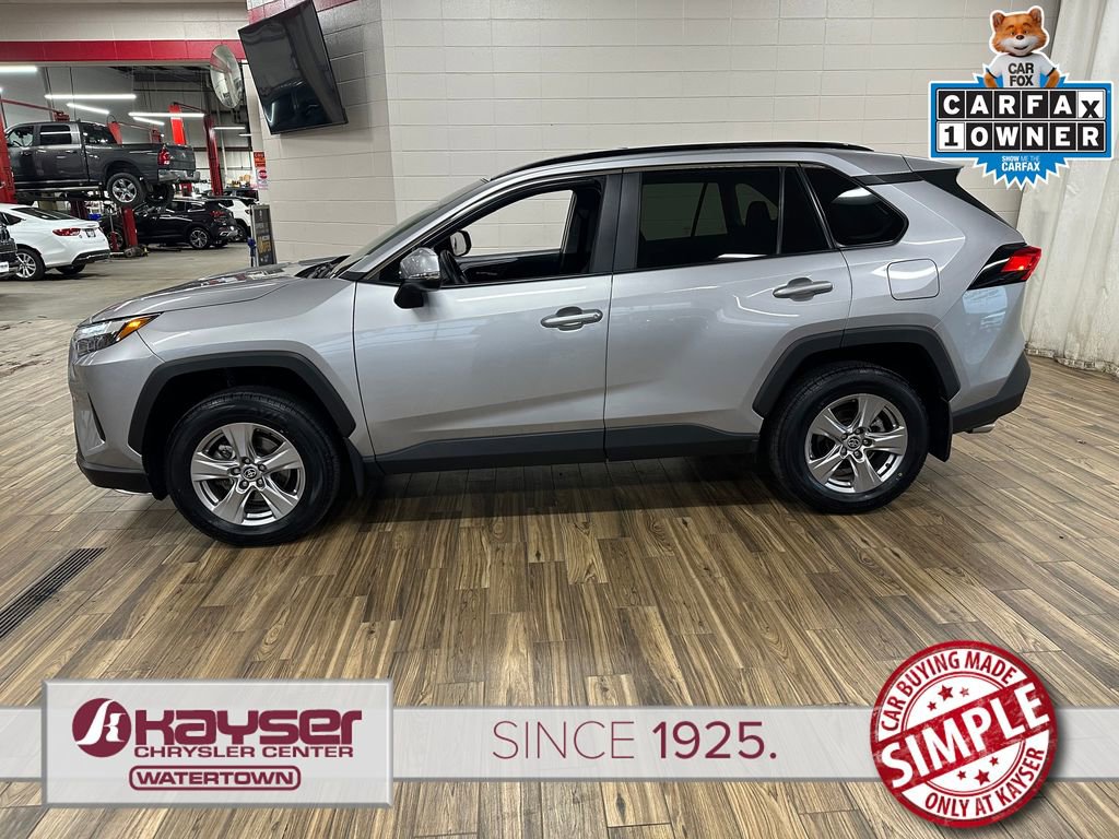 Used 2022 Toyota RAV4 XLE image 2