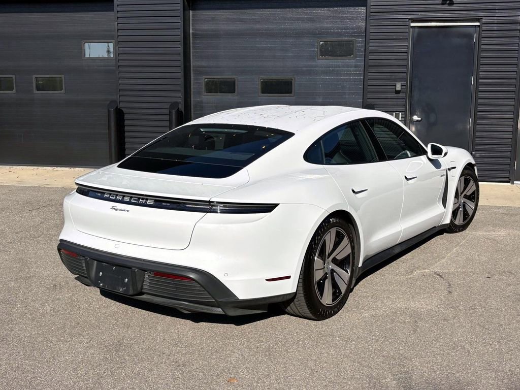Used 2025 Porsche Taycan image 10
