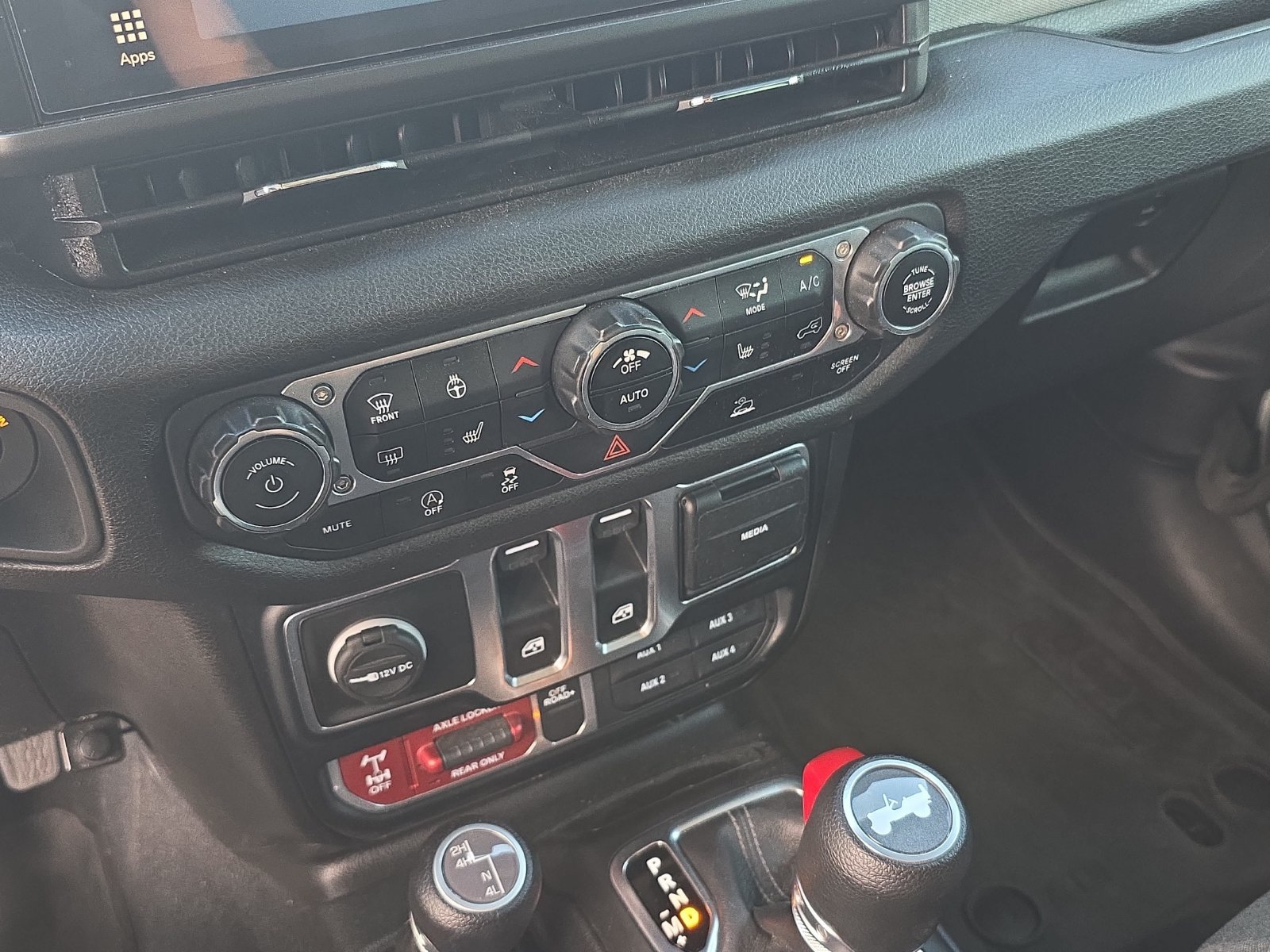 Used 2024 Jeep Wrangler Sport AWD/4WD image 19