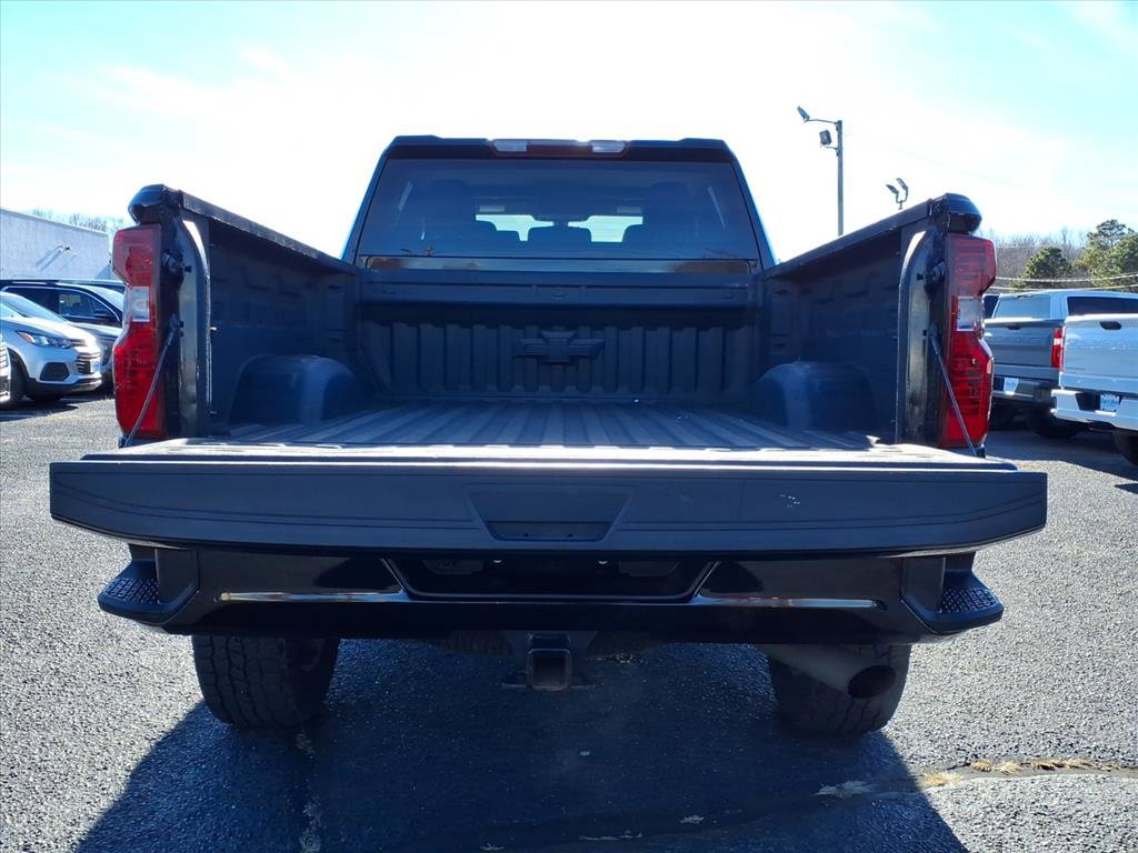 Used 2022 Chevrolet Silverado 2500 Custom w/ Custom Value Package image 8