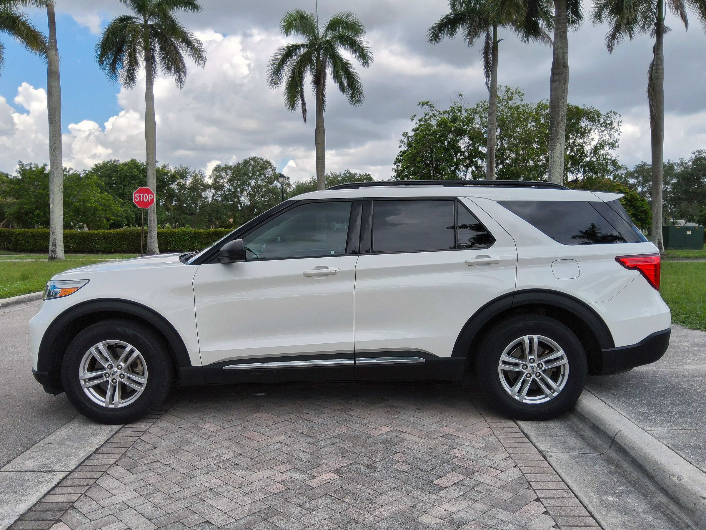 Used 2020 Ford Explorer XLT RWD image 17