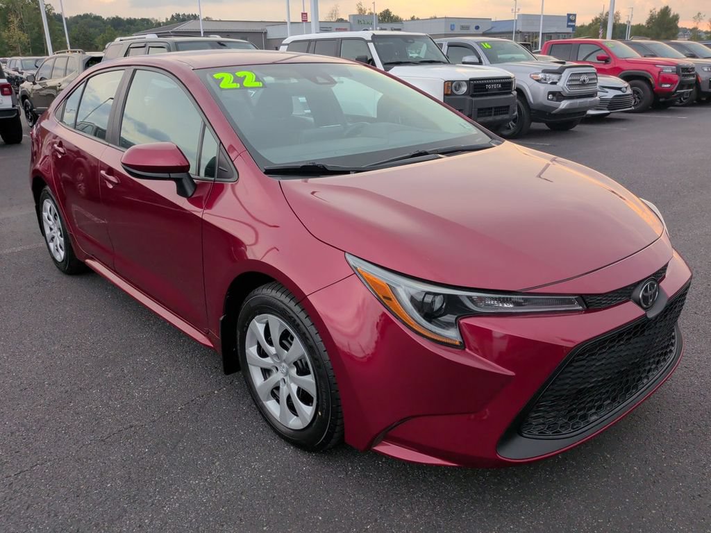 Used 2022 Toyota Corolla LE FWD image 1
