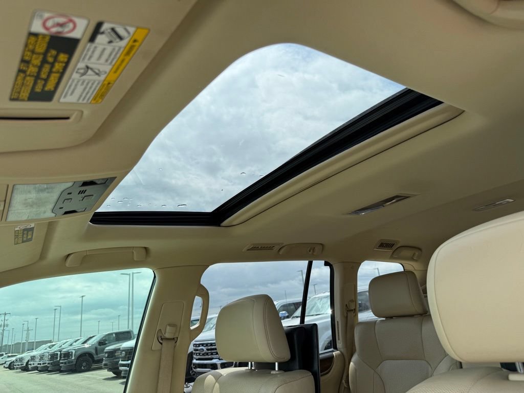 Used 2017 Lexus LX 570 4WD w/ Luxury Package image 6