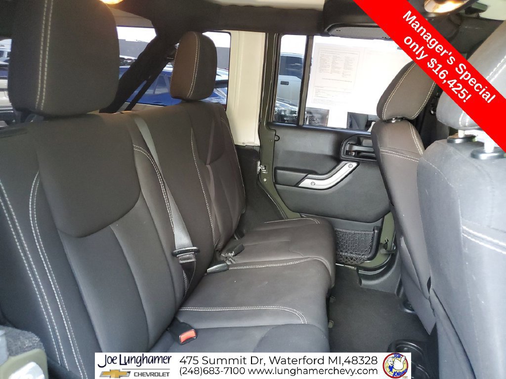 Used 2015 Jeep Wrangler Unlimited Sahara w/ Dual Top Group AWD/4WD image 25