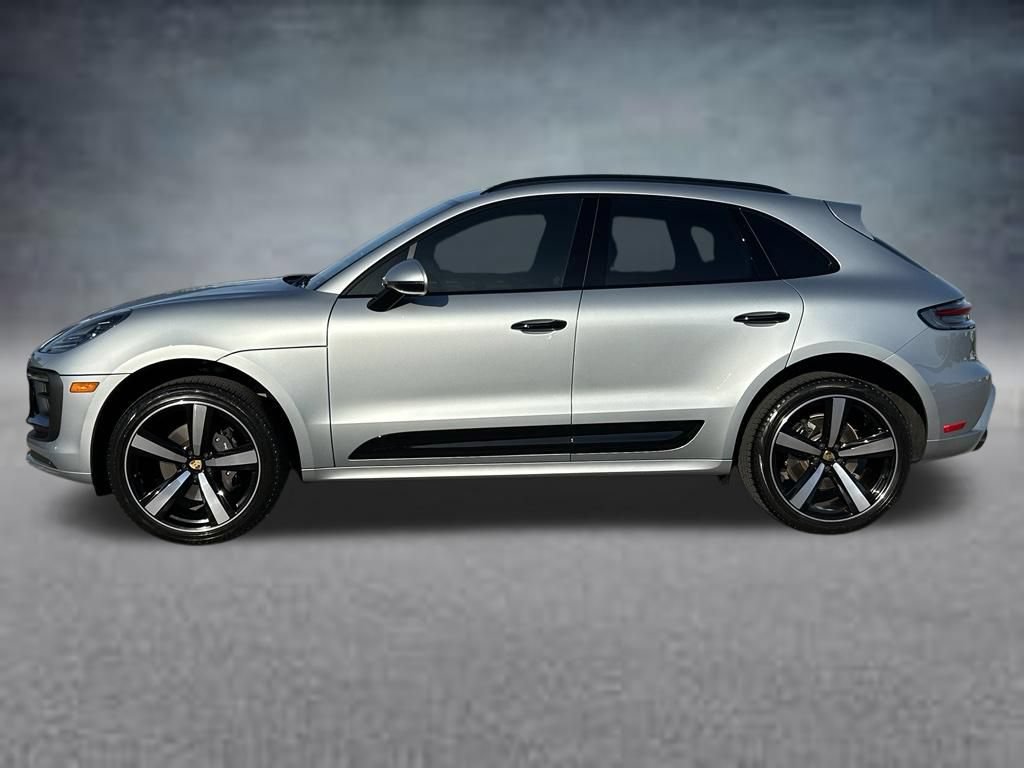Used 2024 Porsche Macan AWD/4WD image 2