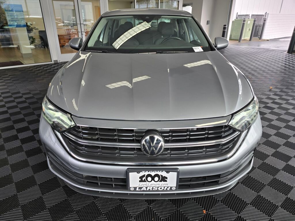 Used 2024 Volkswagen Jetta S image 9