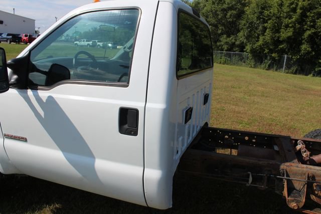 Used 2002 Ford F550 4x4 Regular Cab Super Duty image 9