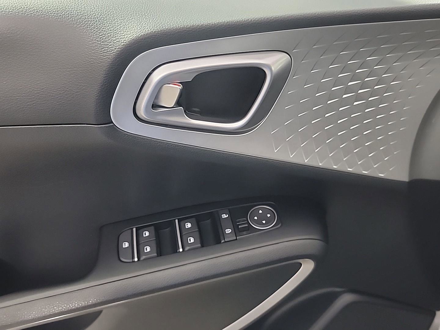 Used 2023 Kia Soul LX w/ LX Technology Package image 36