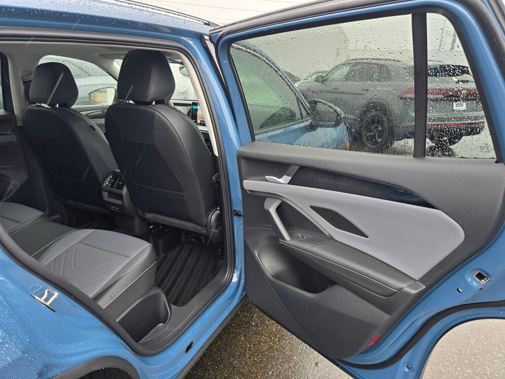 New 2026 Volkswagen Tiguan SE image 38