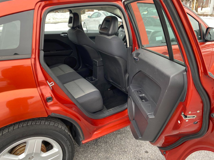 Used 2009 Dodge Caliber SXT image 14