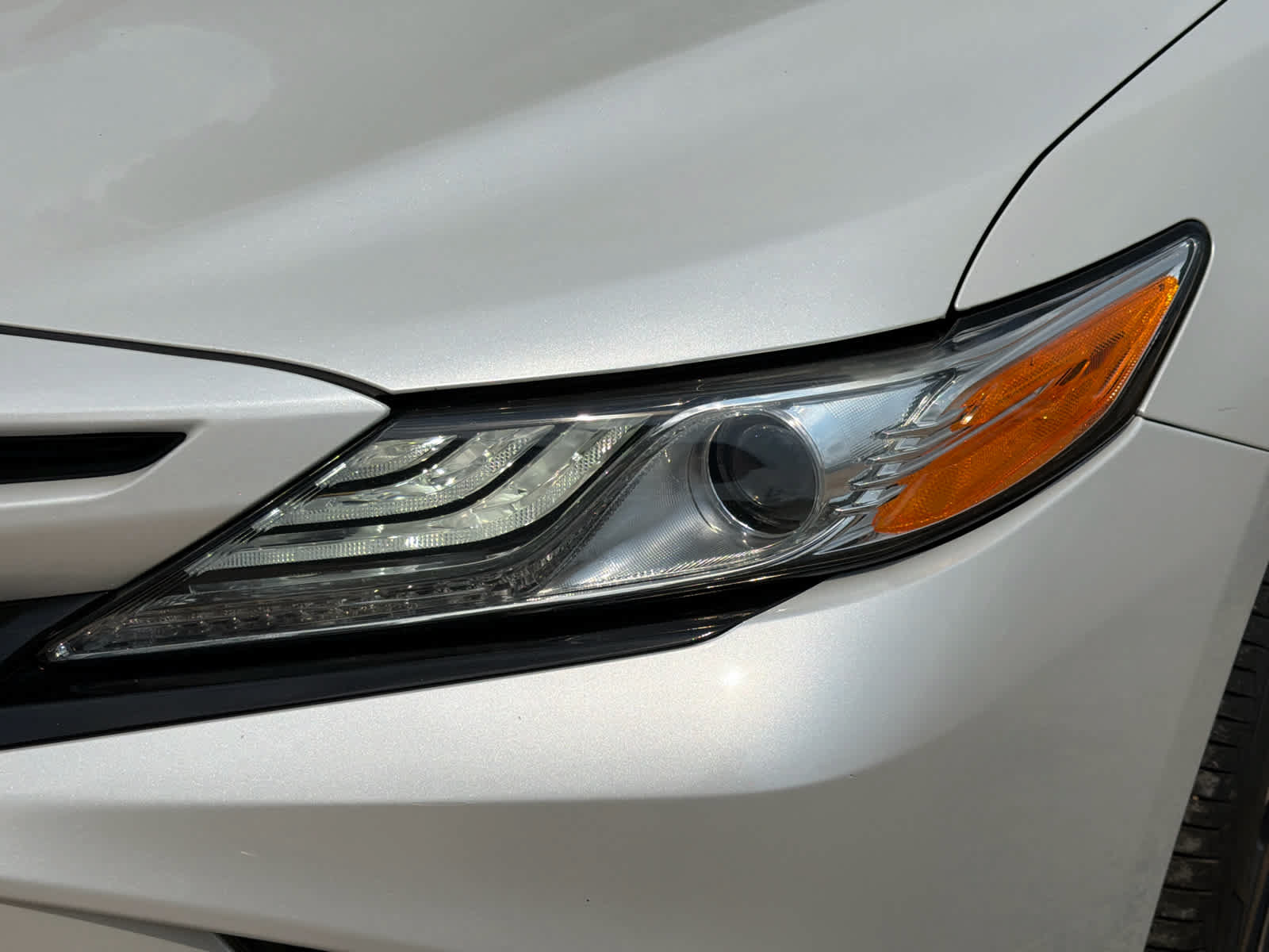 Used 2020 Toyota Camry XSE FWD image 9