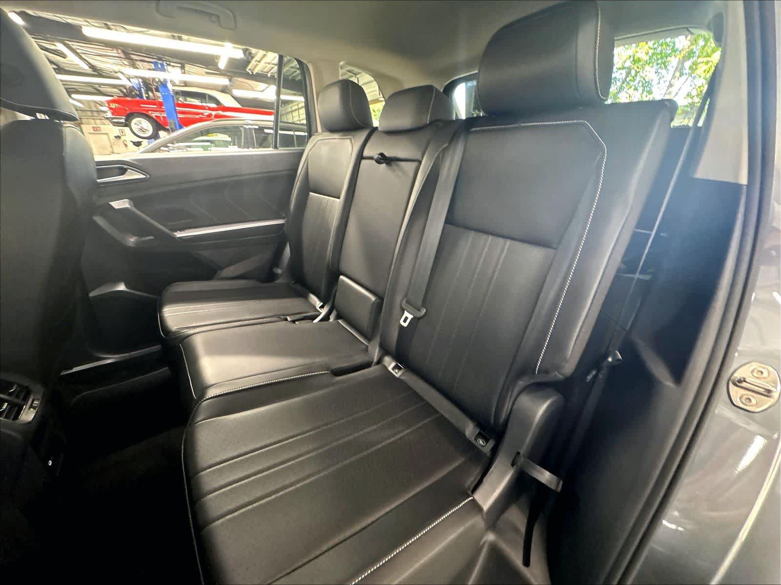 Used 2023 Volkswagen Tiguan SE FWD image 25