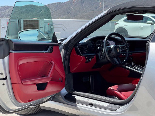Used 2021 Porsche 911 Targa 4S AWD/4WD image 8