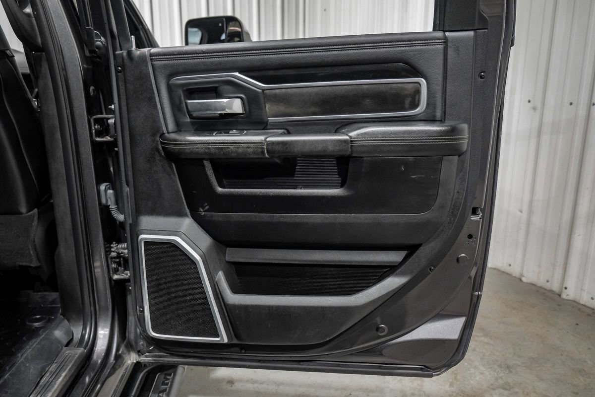 Used 2020 RAM 3500 Laramie w/ Night Edition image 47