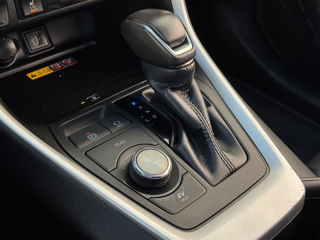 Used 2024 Toyota RAV4 XSE w/ Advanced Technology Package image 24