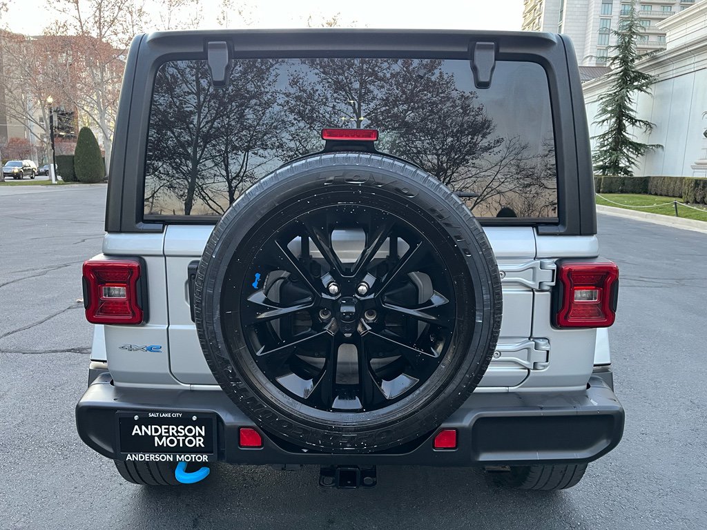 Used 2023 Jeep Wrangler Sahara image 8