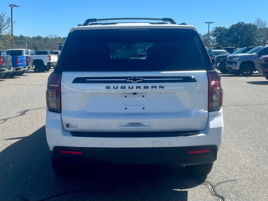 Certified 2023 Chevrolet Suburban Z71 w/ Luxury Package AWD/4WD image 4