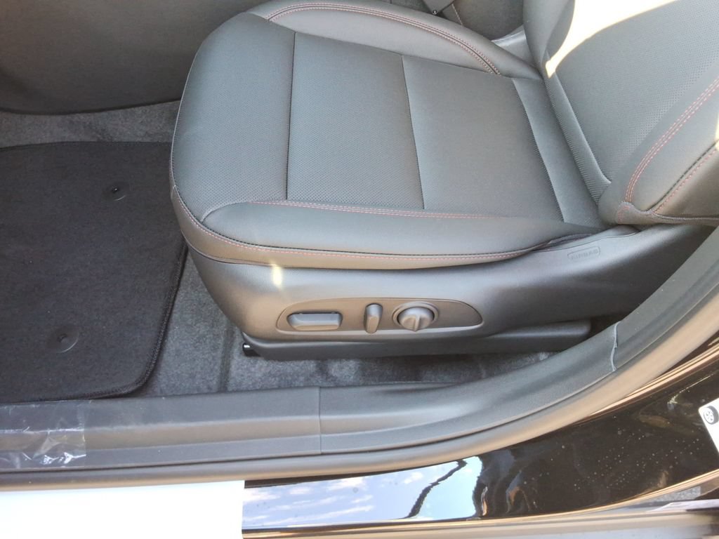 New 2026 Chevrolet Trax RS w/ Sunroof Package FWD image 22