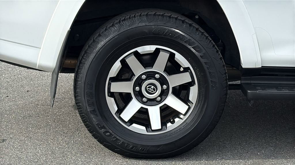 Used 2024 Toyota 4Runner TRD Off-Road Premium image 8