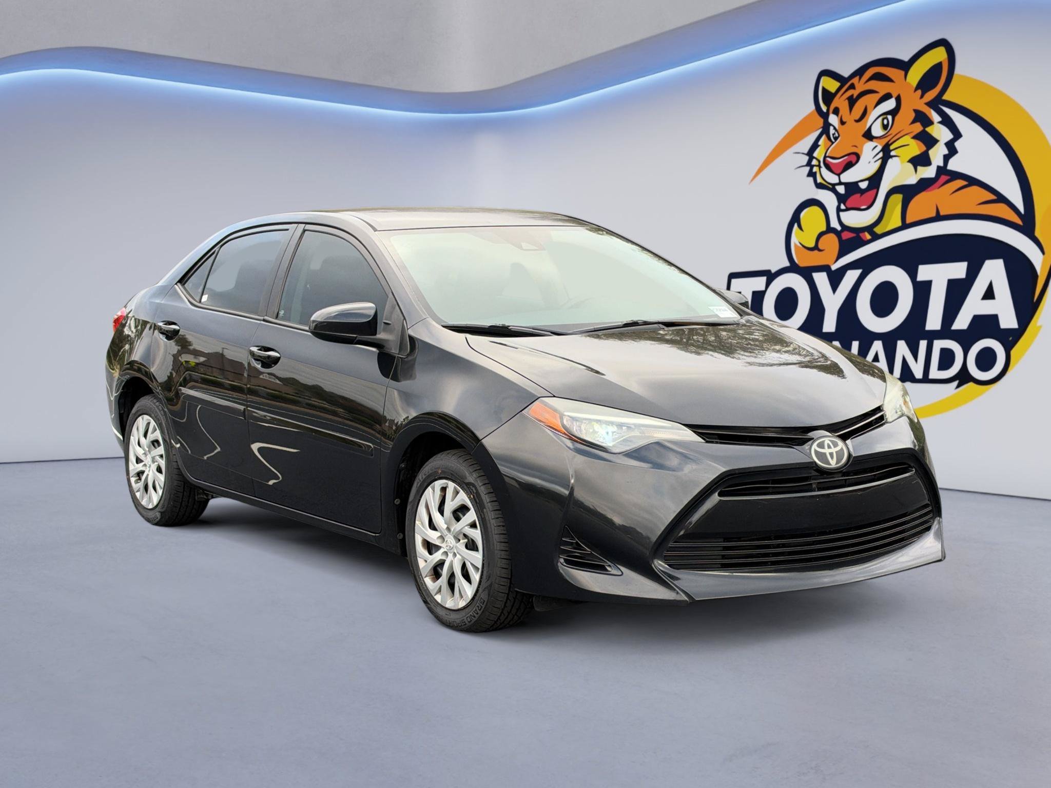 Used 2017 Toyota Corolla LE FWD image 3