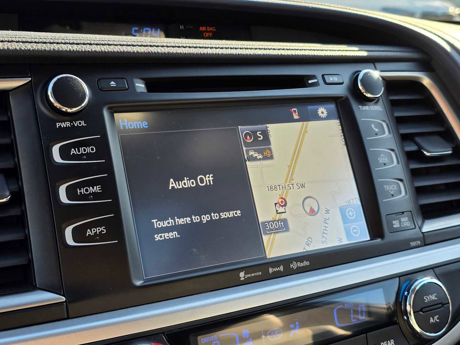 Used 2017 Toyota Highlander XLE image 28