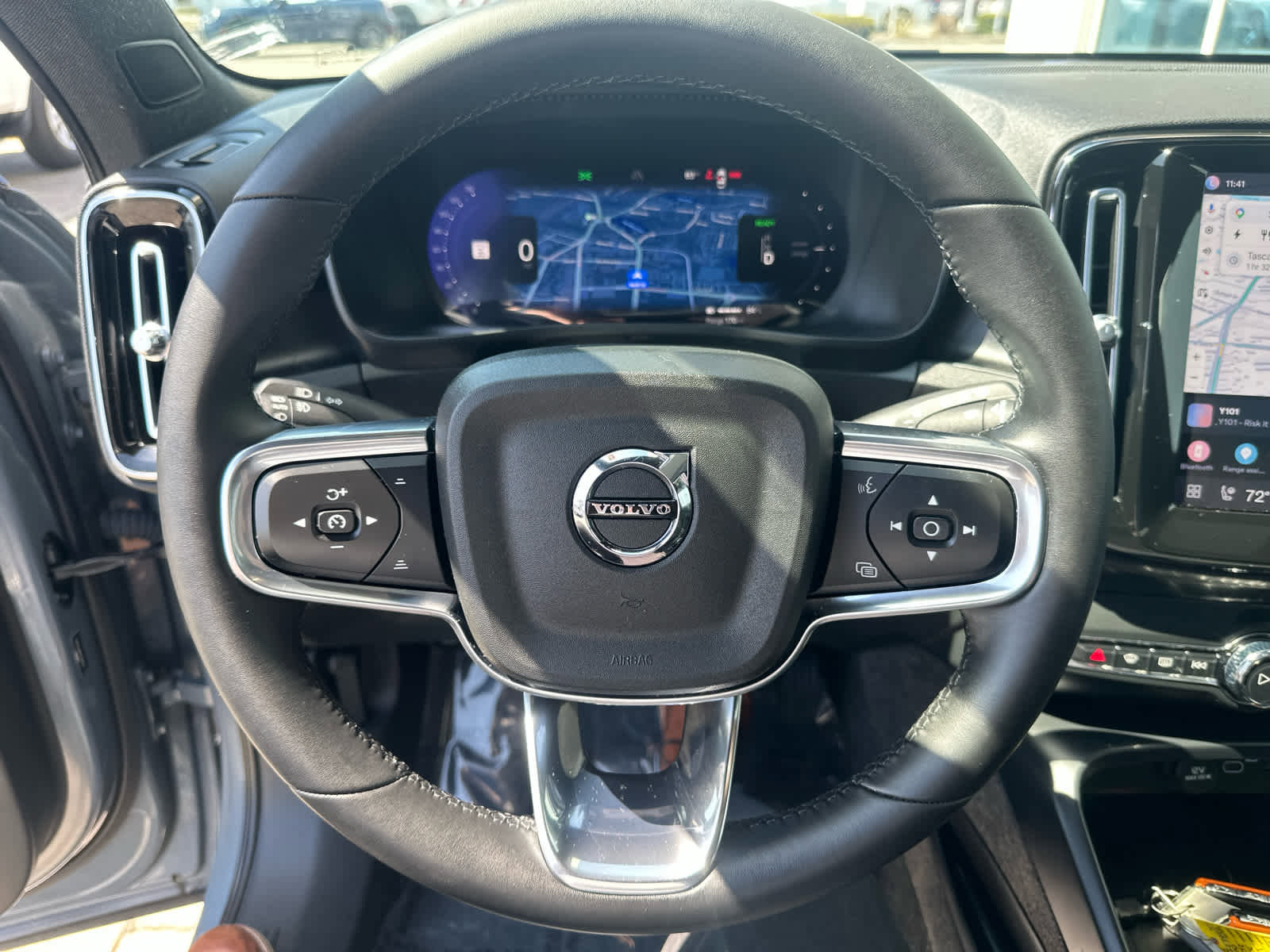 Used 2023 Volvo XC40 Recharge Ultimate w/ Protection Package Premier image 12