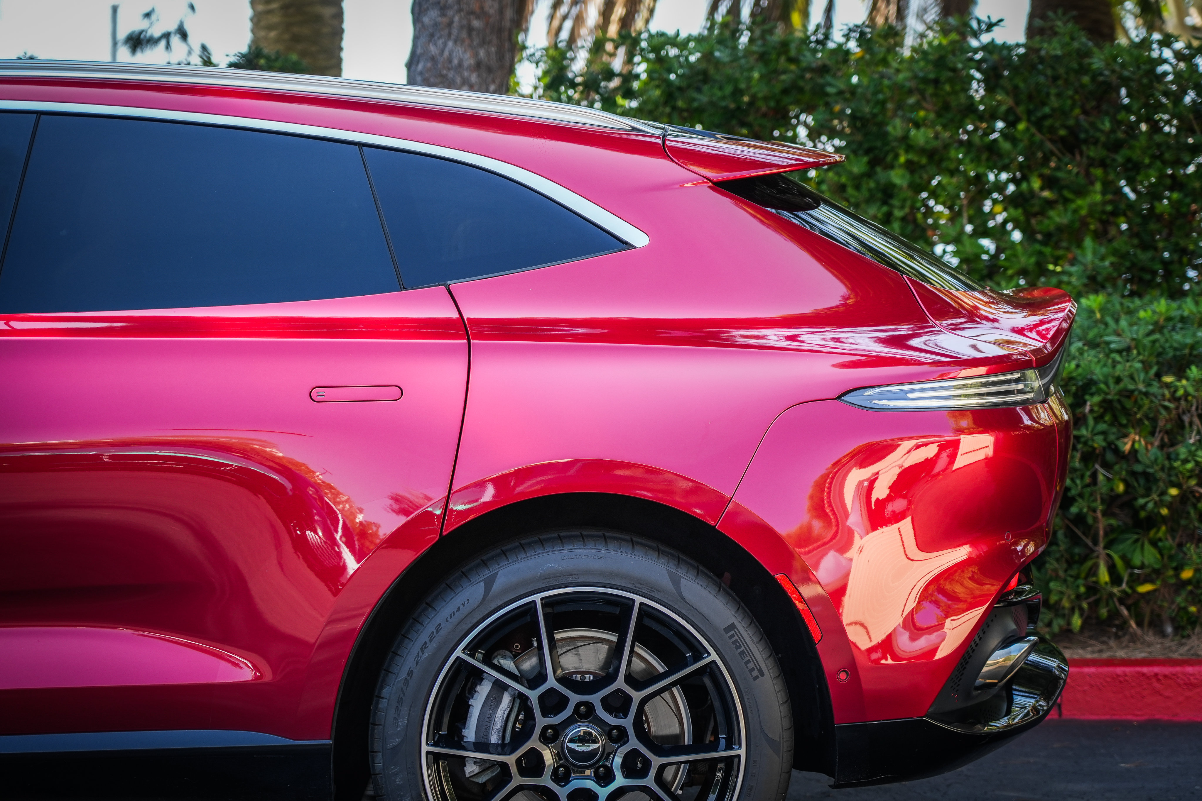 Used 2023 Aston Martin DBX AWD/4WD image 24