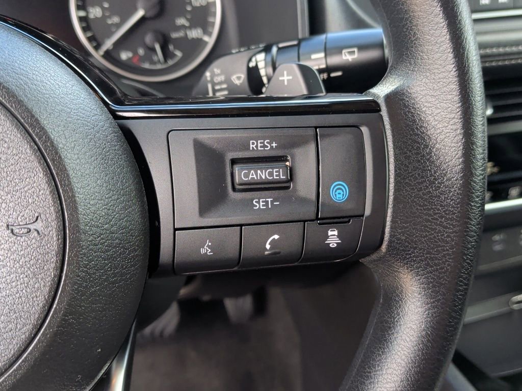 Used 2023 Nissan Rogue SV image 18