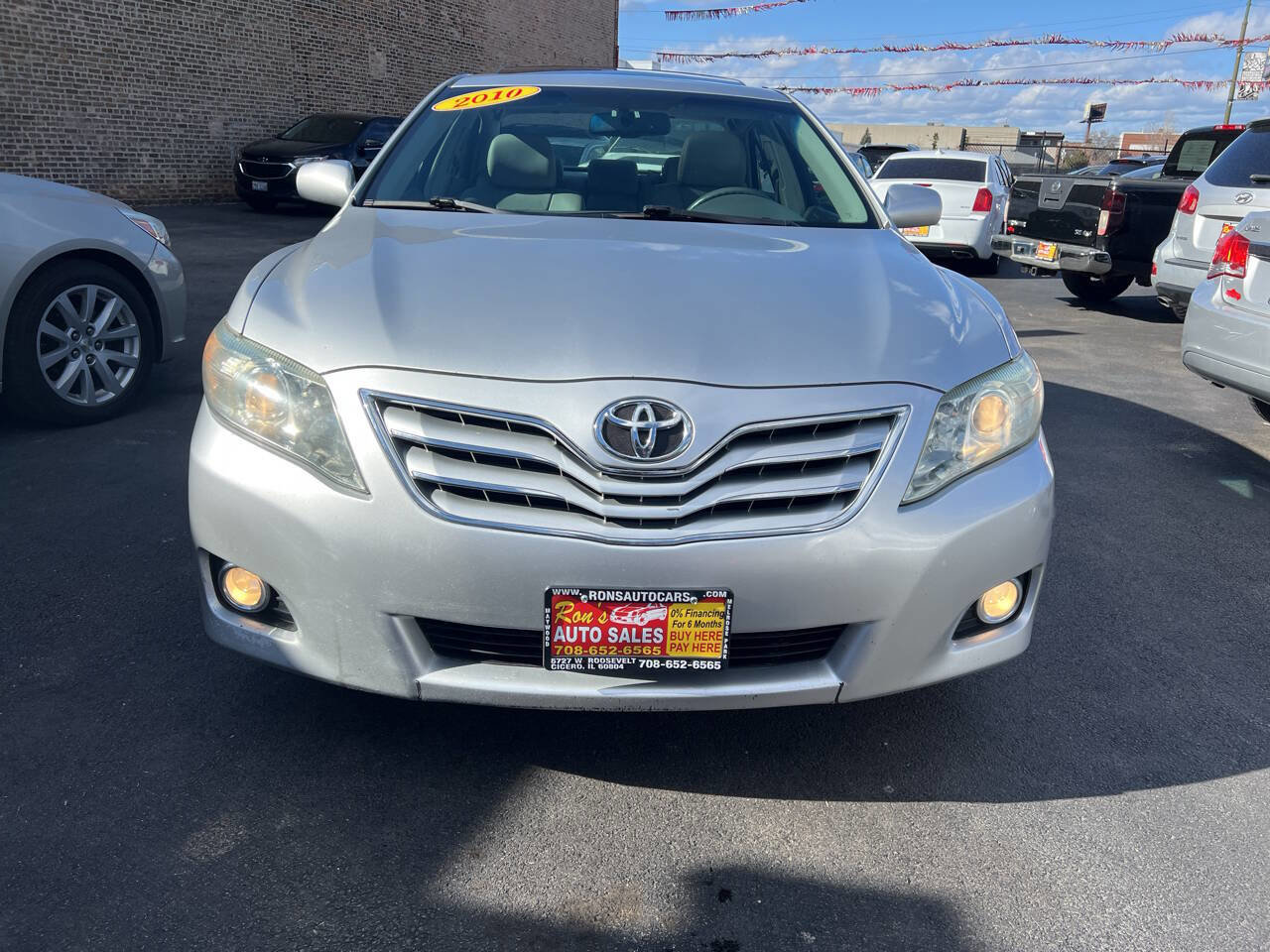 Used 2010 Toyota Camry XLE FWD image 2