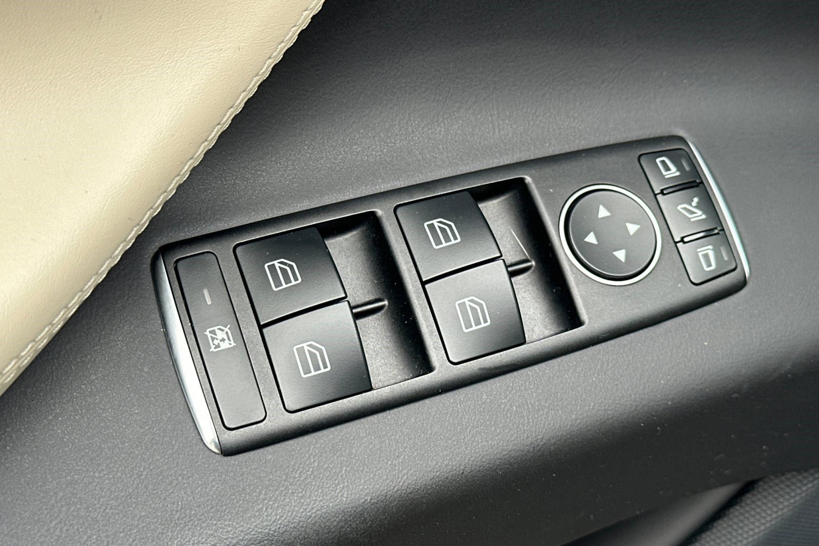 Used 2020 Tesla Model X Long Range image 13